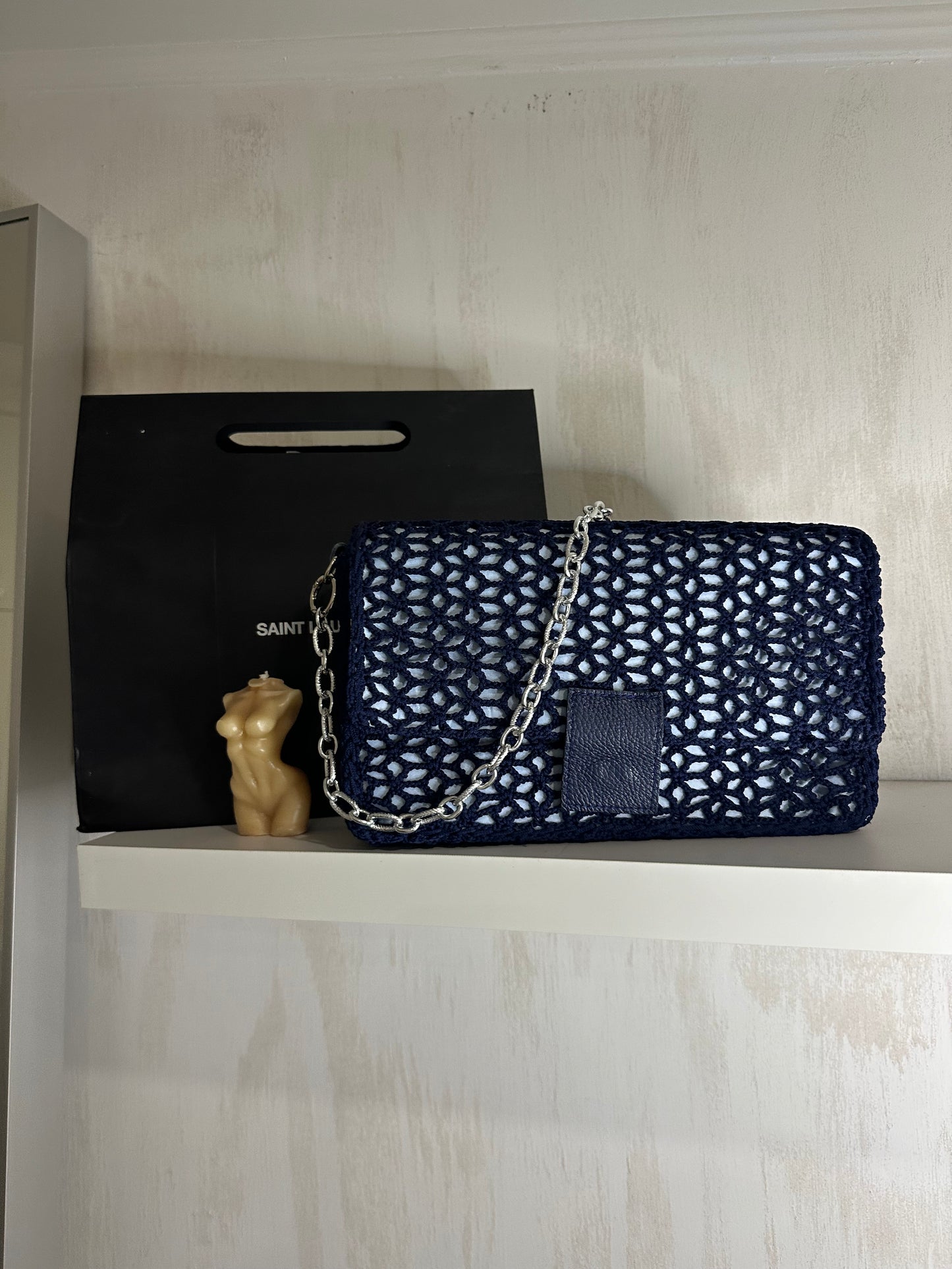 Pochette ricamo blu