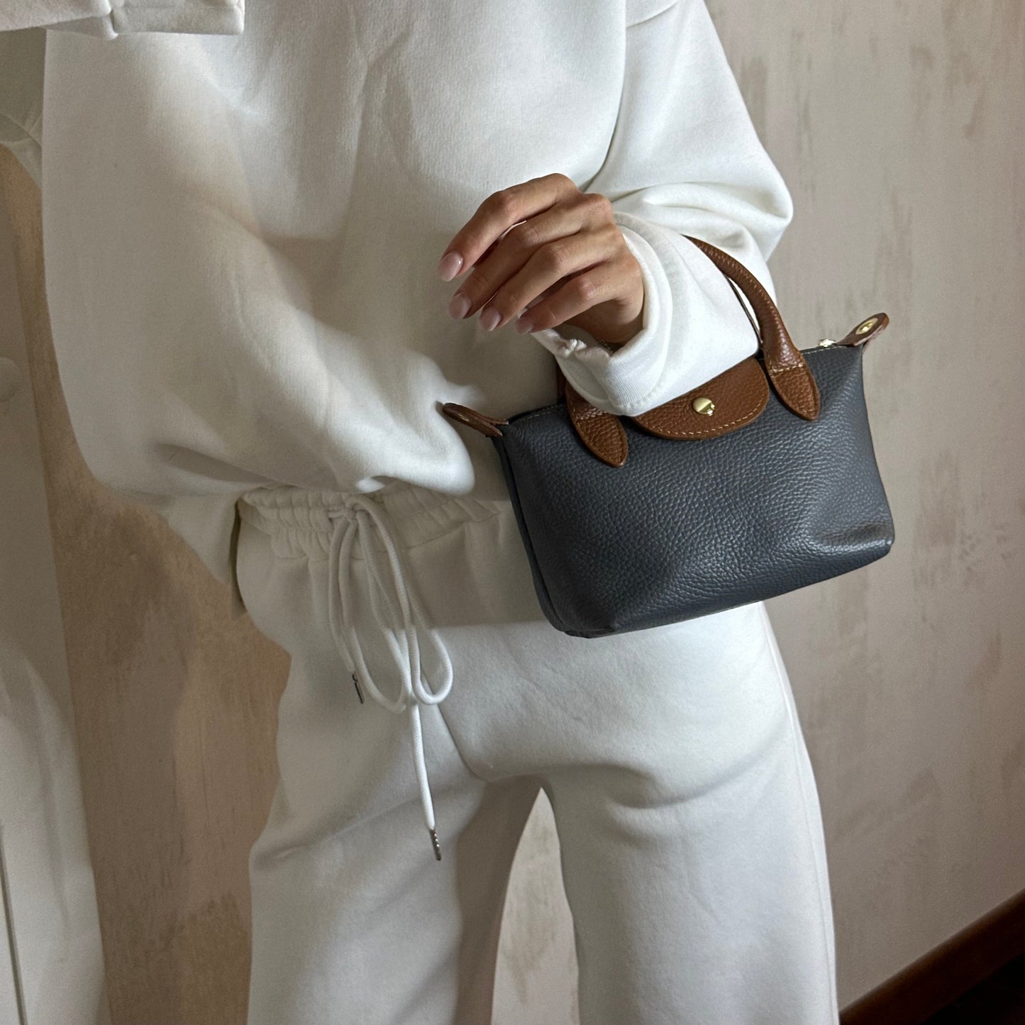 Borsa grigia Laila in pelle
